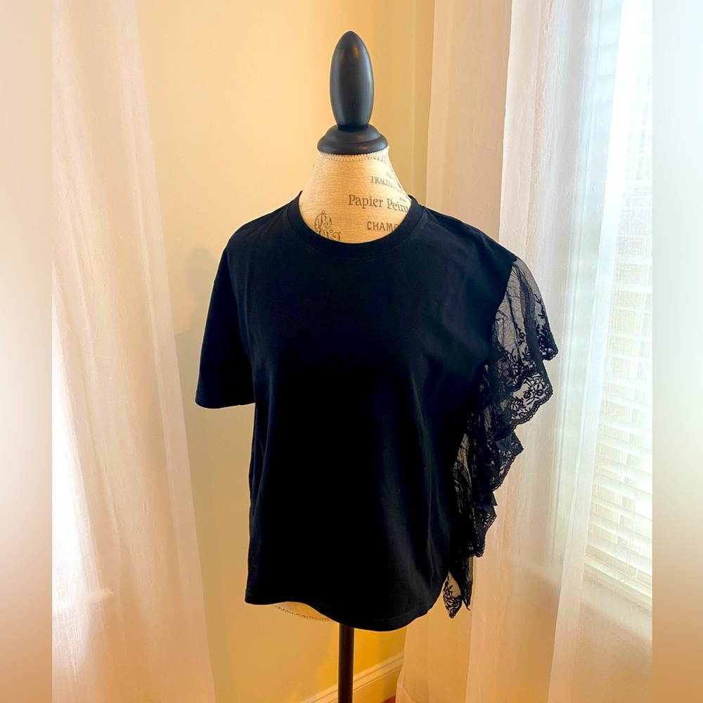 Black cotton T shirt with lace sleeve